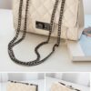 DIAMOND QUILTED CHAIN SHOULDER BAG (WHITE) - Image 3